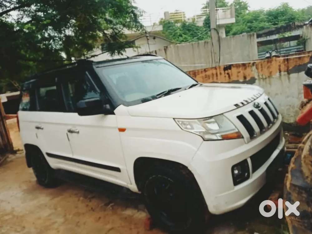 Mahindra TUV 300 2016