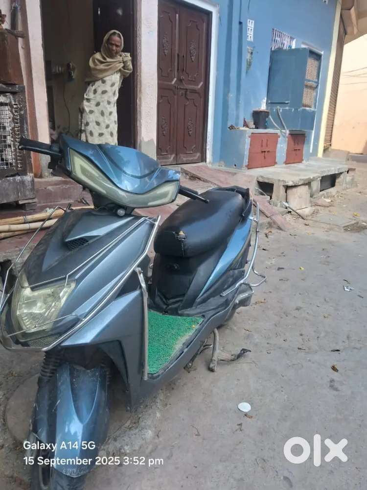 Affair electric scutar