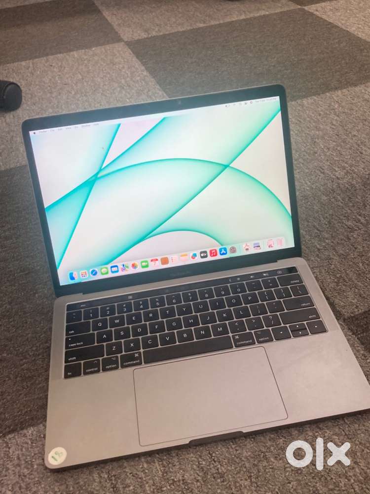 Apple MacBook Pro 13inch i5 A1706 2017 Display lines Comes After 4hrs