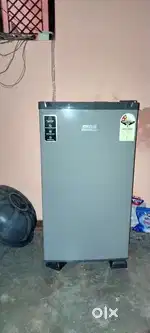 Tata Croma 3 months used 84lt freez
