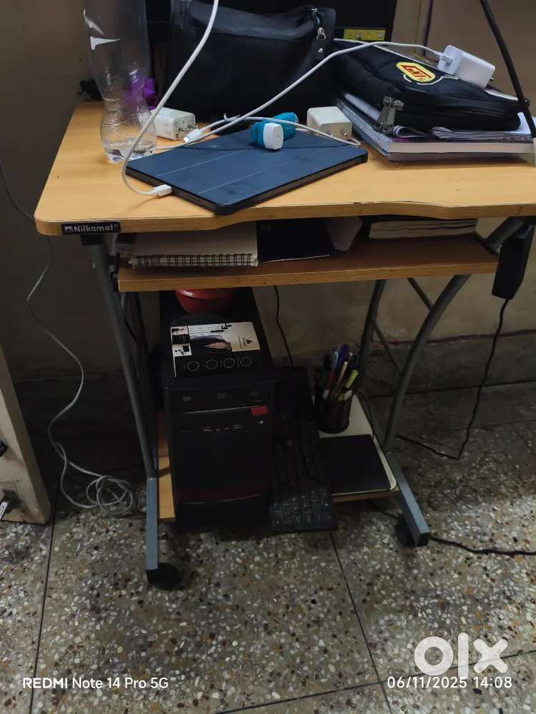 Desktop with table and Webcam