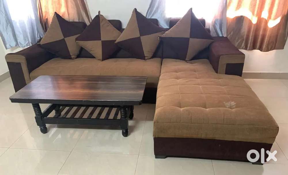 L- shape Sofa, Cushions & Centre Table