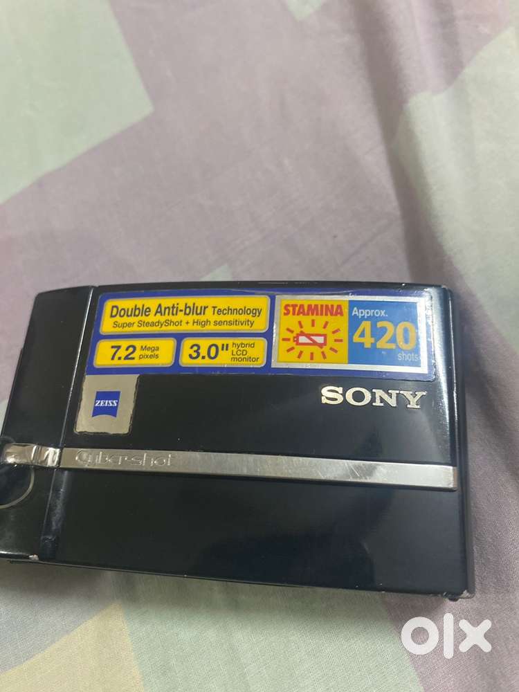 Sony DSC T30 Cybershot camera