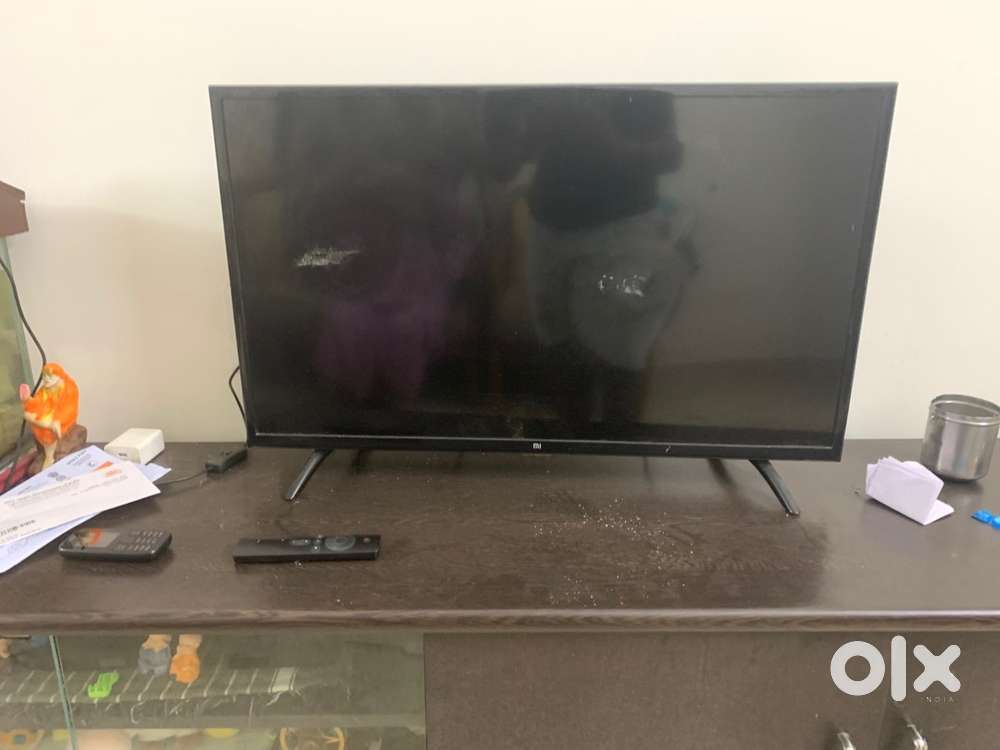 MI TV 4A 32 inch working condition sisplay broken for sale