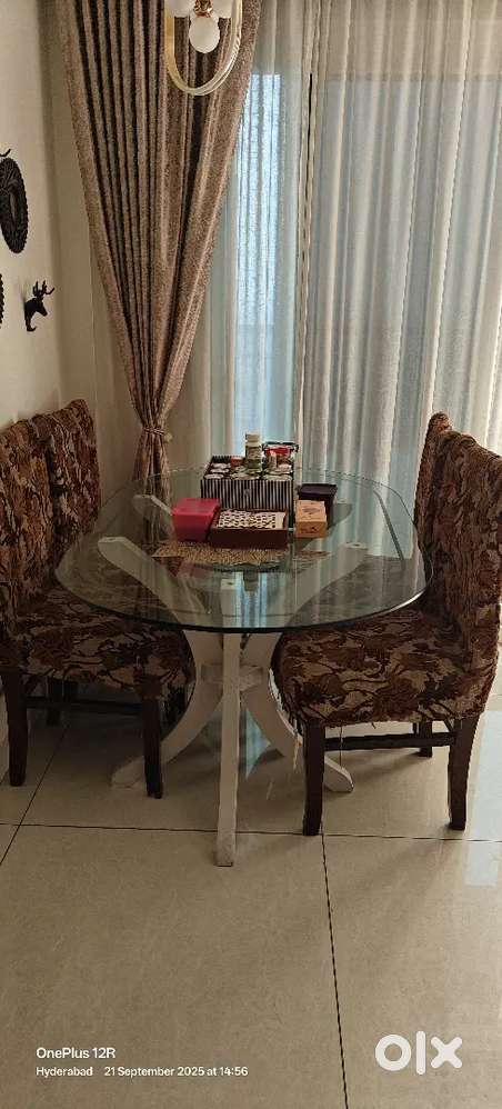 Dinning table with 4 chairs