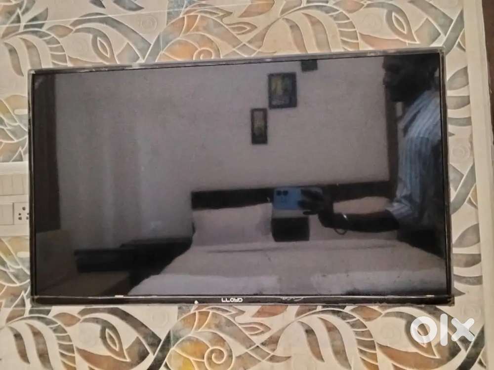 Lloyd TV 32 Inch