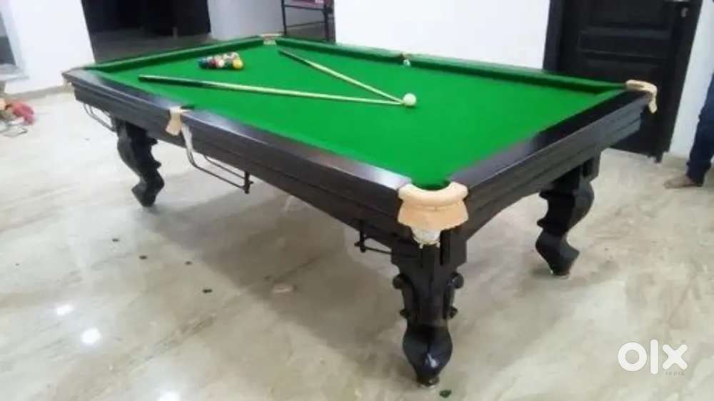 Pool table and snookar table