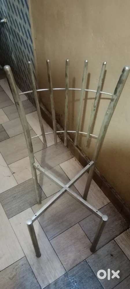 चेयर बेचना है 3000 में