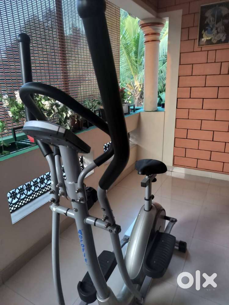 AF 601 ES Elliptical Cross Trainer