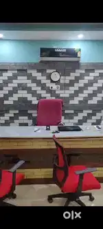 Main road aliganj mai fully furnished office ke liye space hai