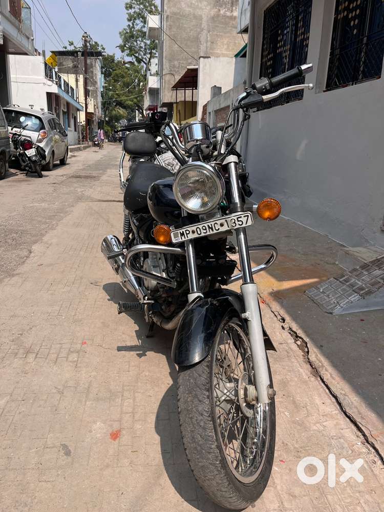 Avenger 220