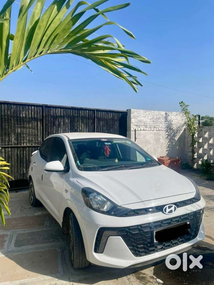 Hyundai Aura 2024 CNG & Hybrids 32000 Km Driven