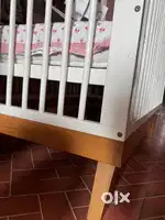Cuddle Rubber Wood White Baby Cot