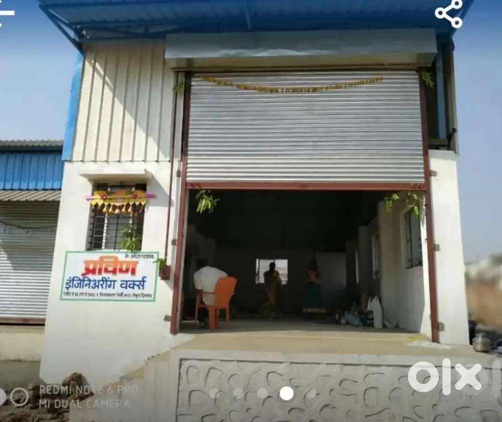 Rent for industrial shop with
20HP supply 
1000 square foot.