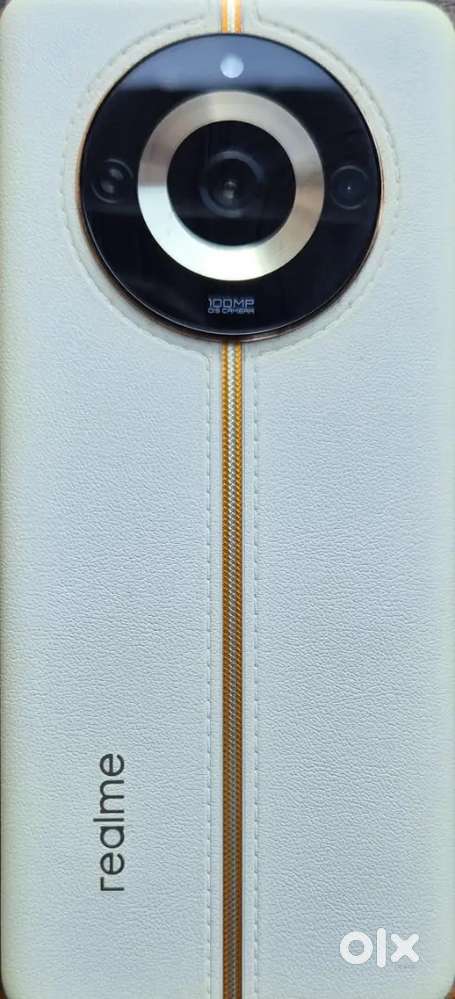 11 PRO 5G,12GB/256 STORAGE,5000mah,vegan Leather finish,curved display