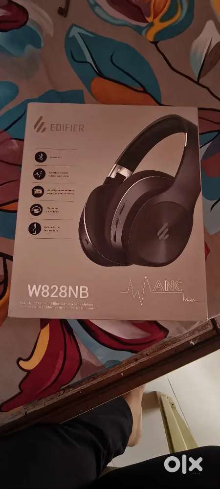 EDIFIER HEADPHONES BLACK COLOUR