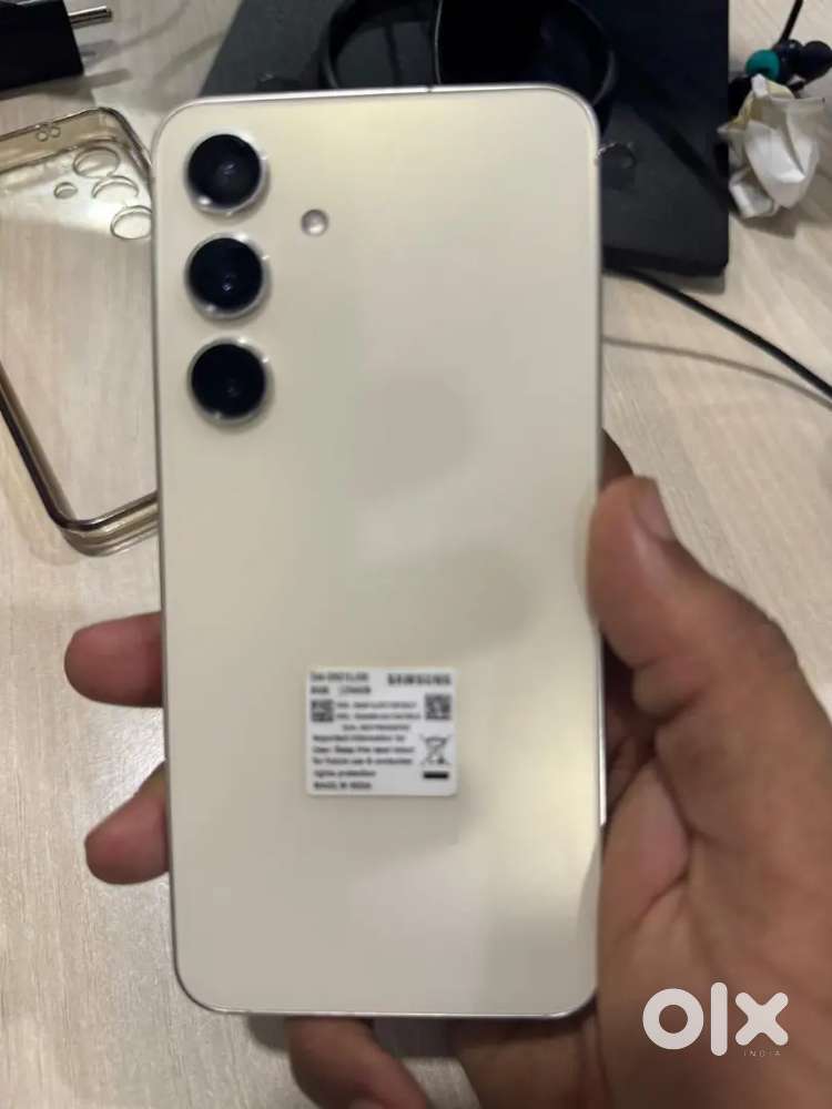 Samsung s24 snapdragon (8/256)