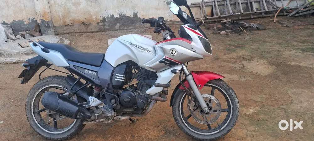 Fazer bike h bilkul saaf bike h lene wala hi mesag kare