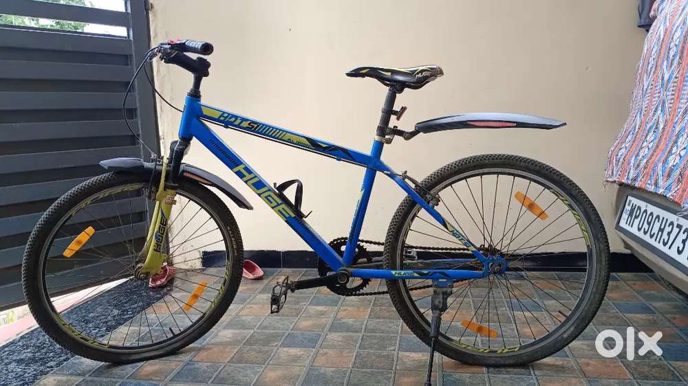 Huge Bicycle MTB style blue & yellow sports design