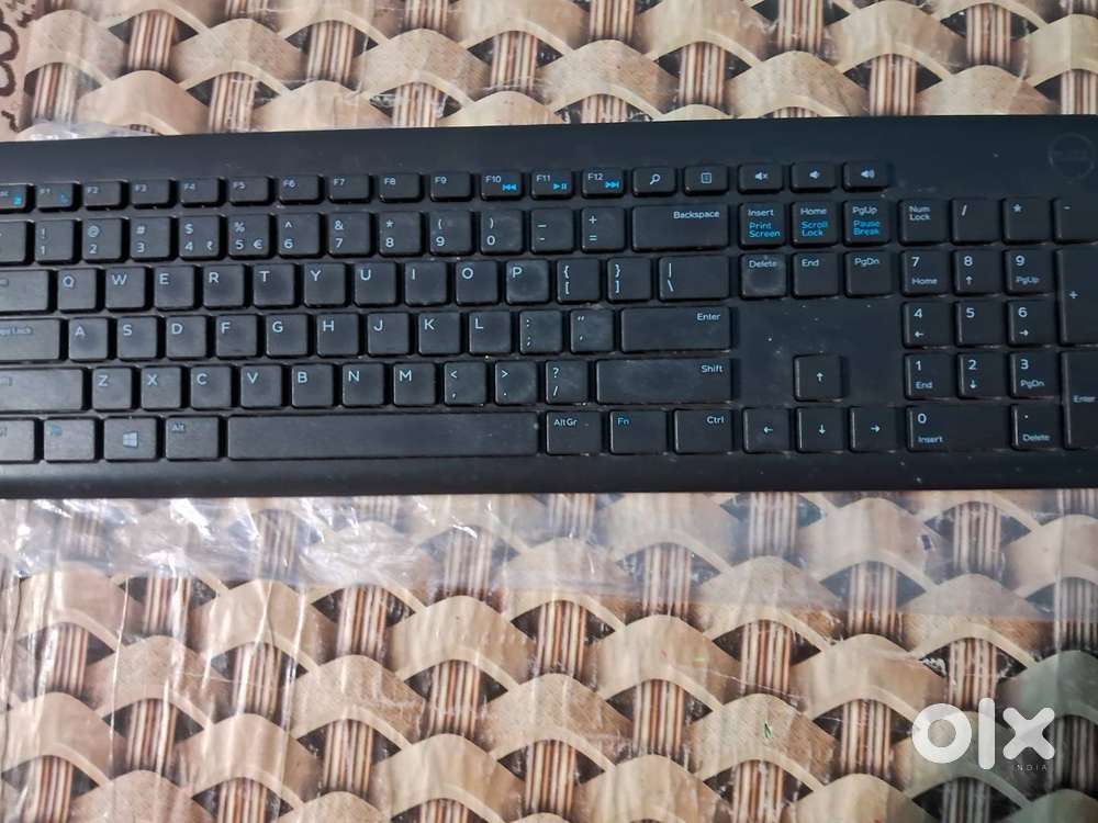 DELL KEY BOARD & MOUSE without wires / CHAMP with Mouse with wires