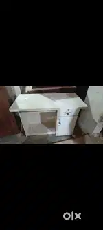 Office table bechna he