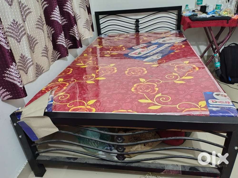 Single bed with mattress in good condition