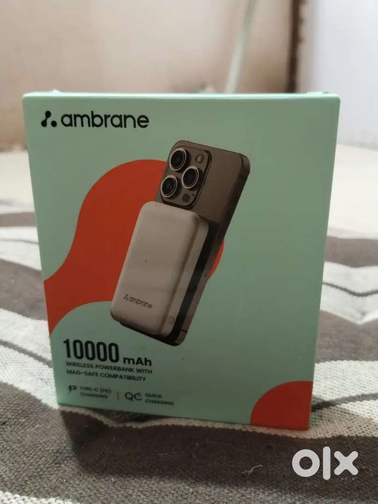 Wireless magesafe power bank ( Box is not open Brand new condition)