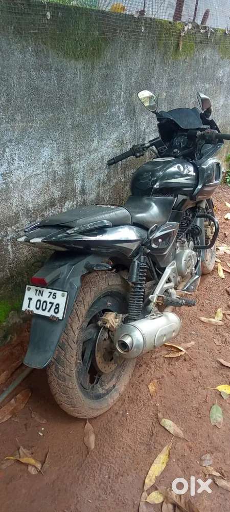 Pulsar 220f 2014 bs4 last 3rd owner 4500 fine and bike price 35k only
