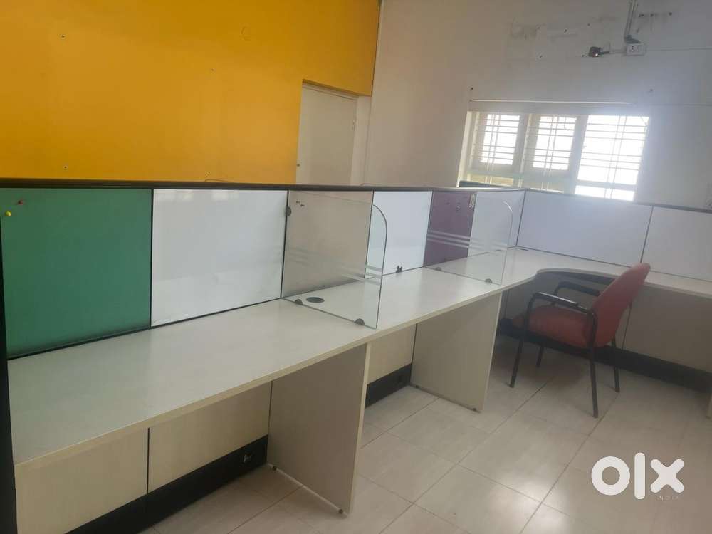 Workstation/office compartment for 6