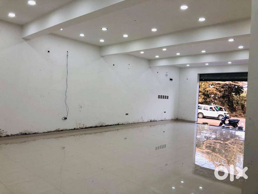 1300 sq.ft shops available for rent in pundag.