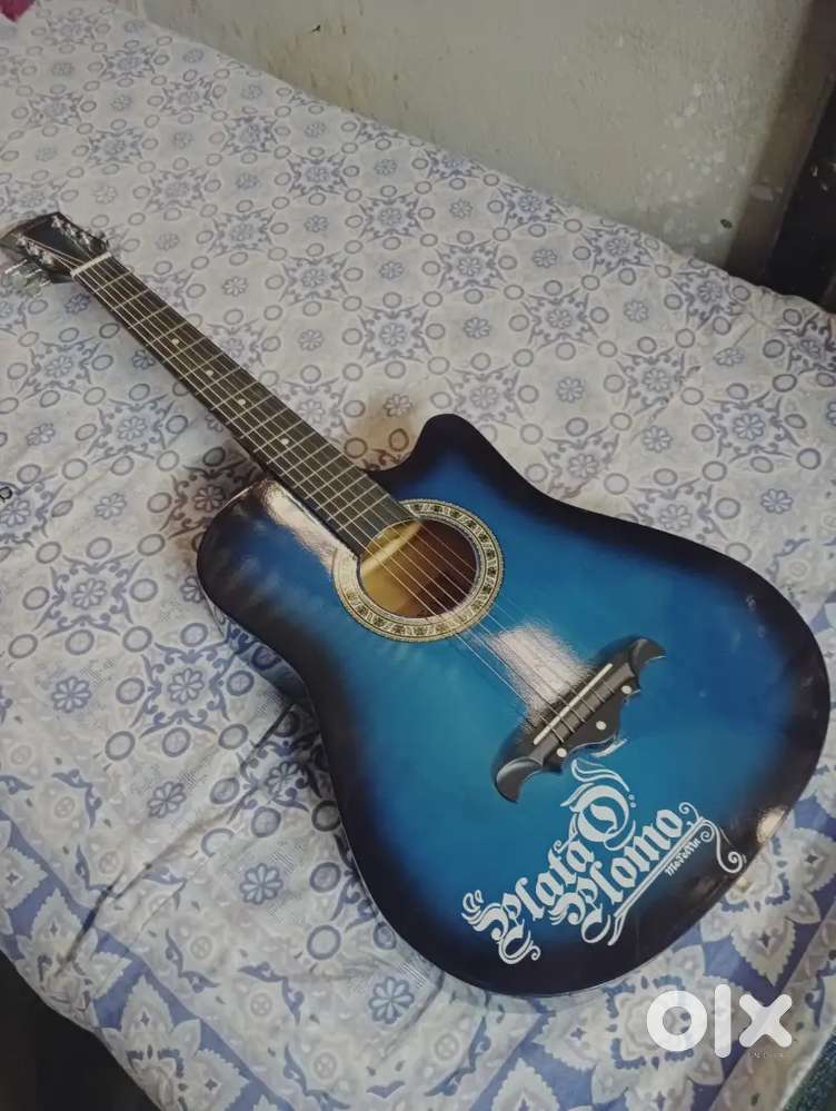 Medellin Acoustic Guitar starting best Guitar 1 year only