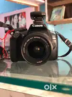 Canon D1300 DSLR Camera with 32gb memory card