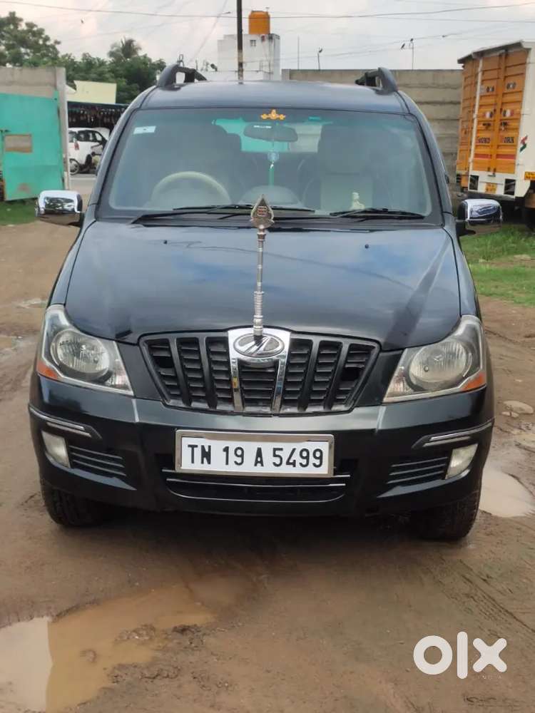 Mahindra xylo black colour
