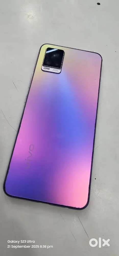 Vivo V20 8gb 128 rom