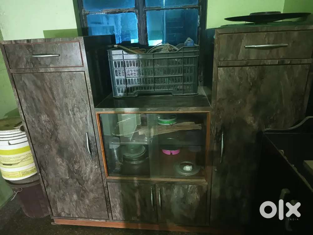 Showcase cupboard TV Unit