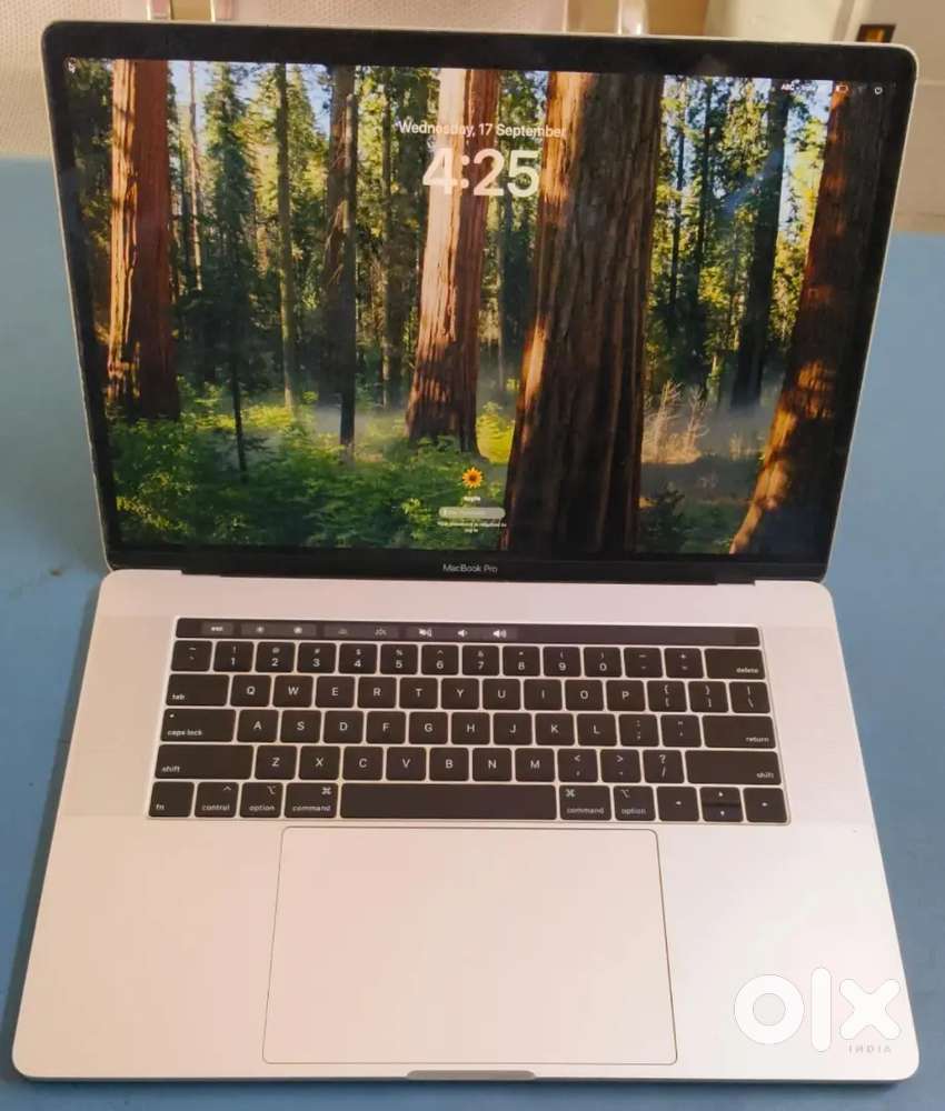 *MacBook Pro A1990* Touch Bar*
Core i7 Processor 
16 GB Ram 
512 GB*