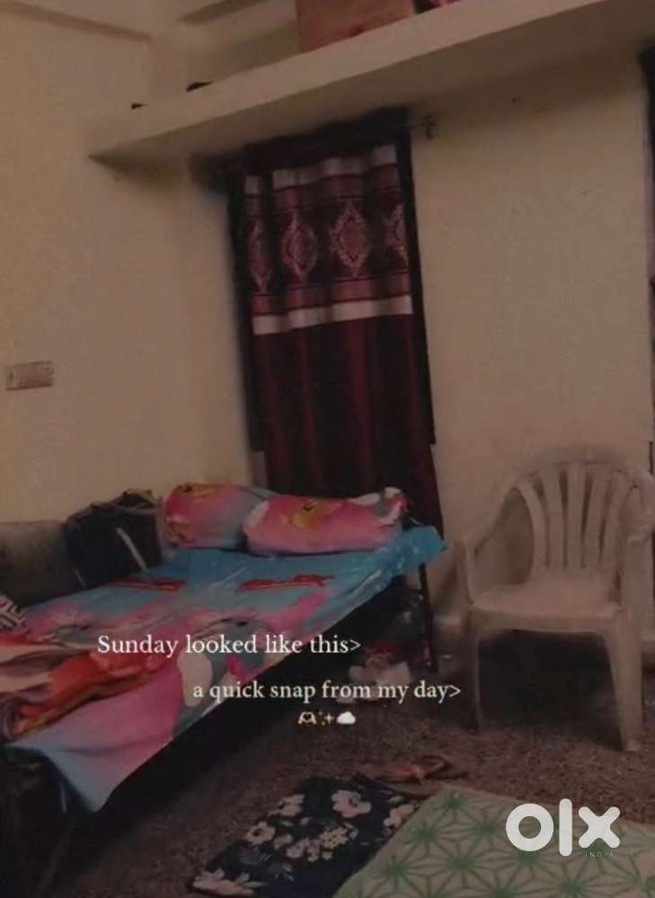 It is 2bhk flat for single girl in one vacant room at 4000