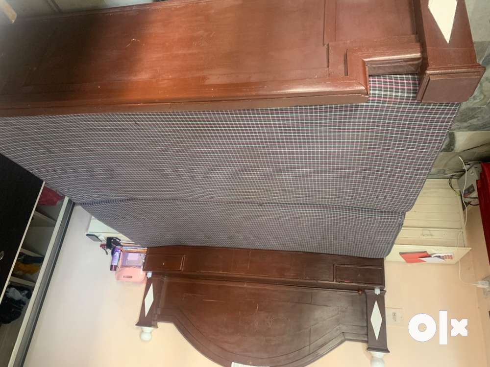 Box Bed in Good condition and cheep Price