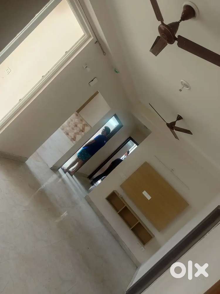 Amrpali Golf Homes 2+Study ((Un Use Flat))