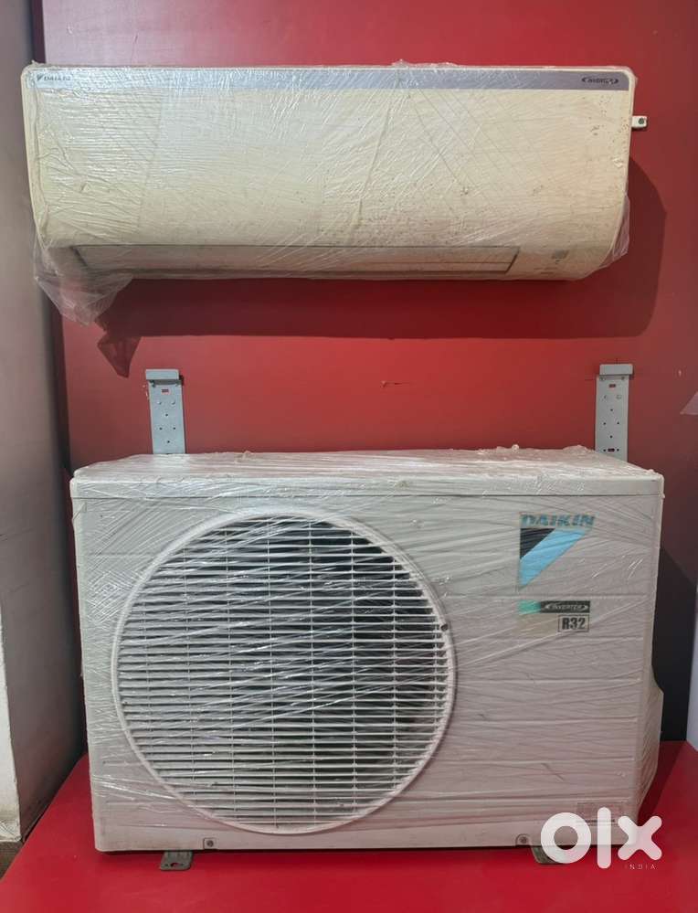 Diakin 1.5 Ton 5 star Inverter split Ac Only 15999 Rs.