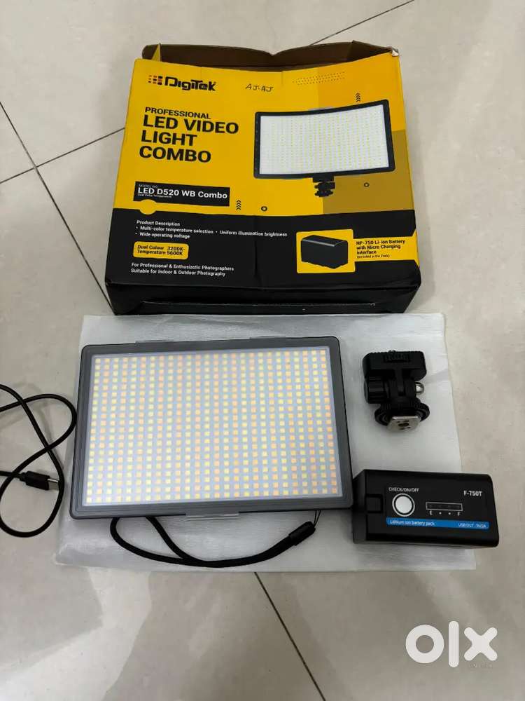 DigiTek LED Video Light Combo, LED D520 with NP-750 Li-ion Battery