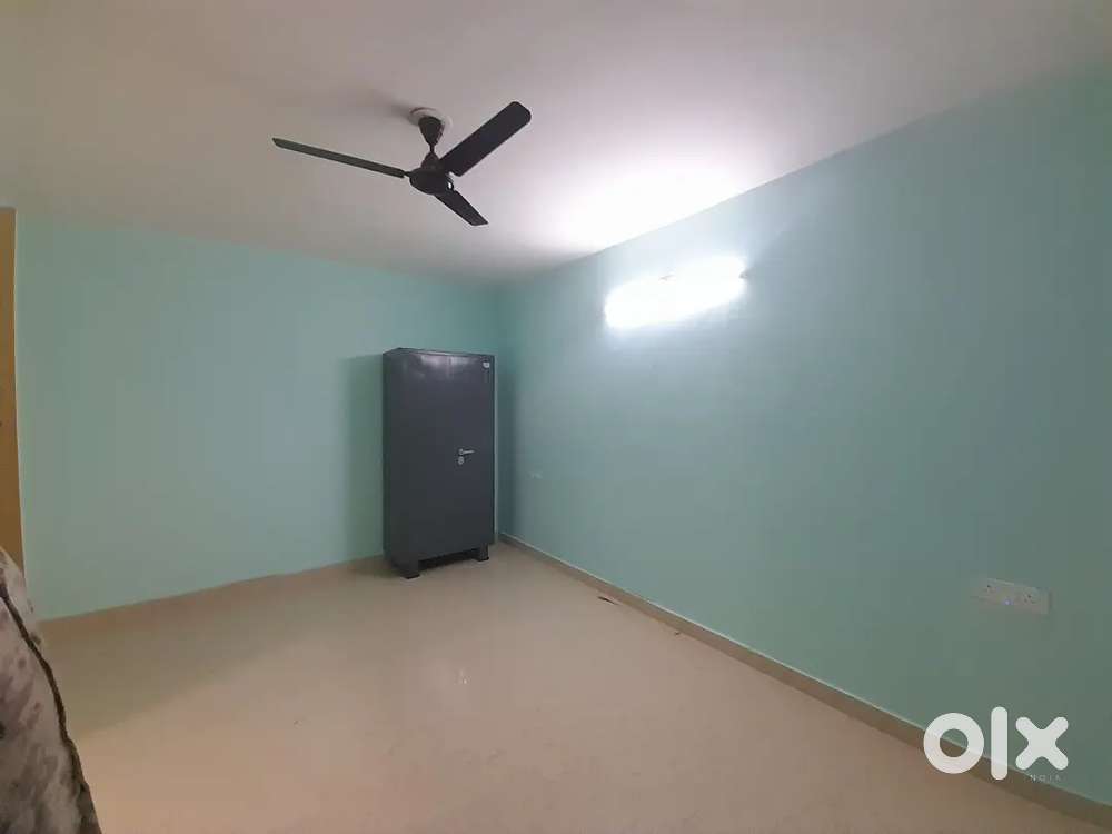 3 bhk Flat for rent near Lalchand jewellers Rs.25000/-