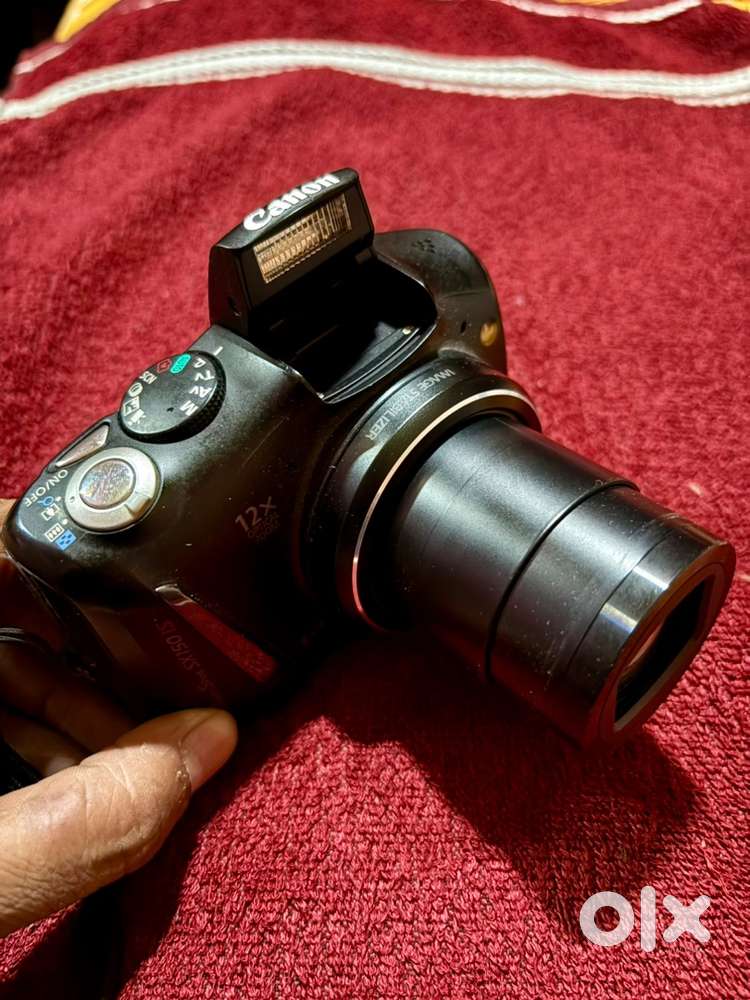 Canon powershot 150IS SUPER MINT CONDITION