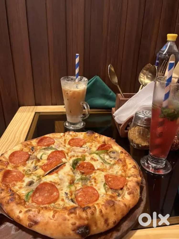 NOW HIRING FOR PIZZA WINGS ) GIRLS AND BOYS