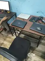 Social media posting, computer work
