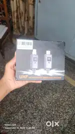 U H F microphone wireless system transmitter in mint condition