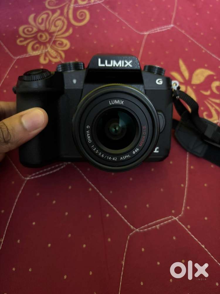 Panasonic G85 with 14-42mm kit lens
