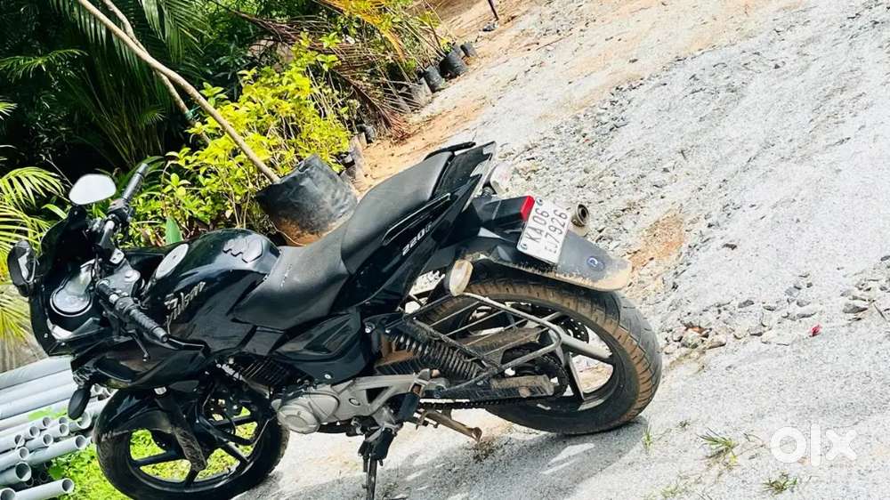 Bajaj pulsar 220 for urgent sale