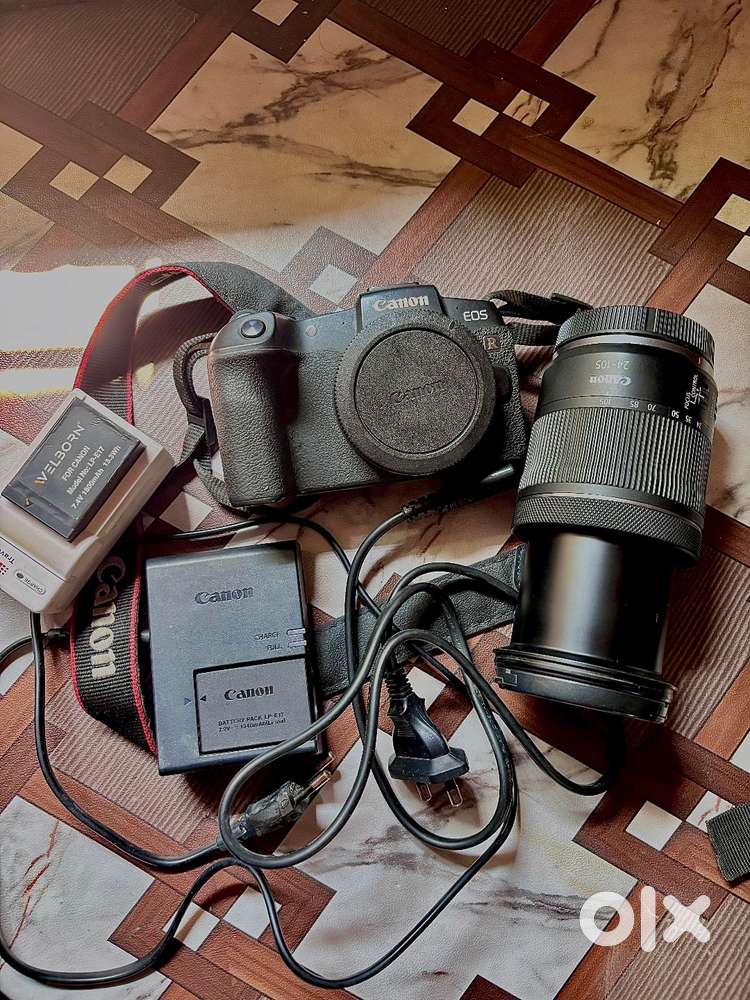 Canon Eos Rp with 24-105 mm lens