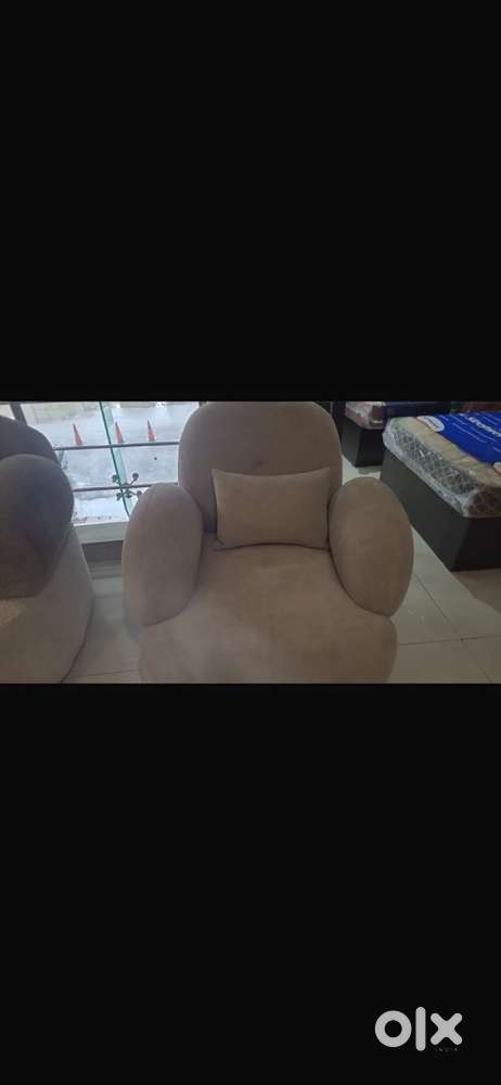 Brand new unpacked 5 seater sofa set with bill